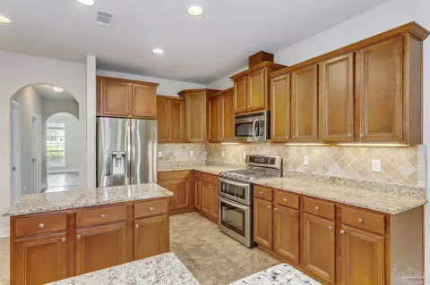 Kitchen - 1090 Iron Forge Rd, Cantonment, FL 32533 photo 4 of 7