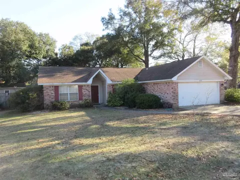 5132 Trenton Dr, Pace, FL 32571