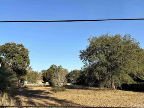 3970 Oakus Dr, Milton, FL 32583