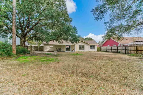 Exterior - 50 Abbey Rd, Crestview, FL 32539 photo 12 of 14