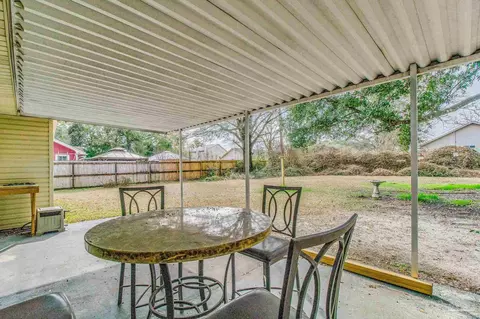 Exterior - 50 Abbey Rd, Crestview, FL 32539 photo 7 of 14