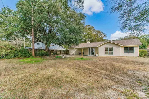 Exterior - 50 Abbey Rd, Crestview, FL 32539 photo 13 of 14