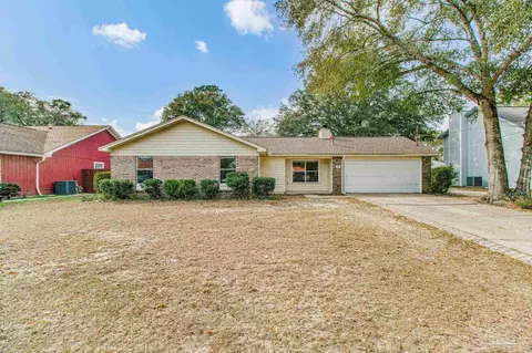 Exterior - 50 Abbey Rd, Crestview, FL 32539 photo 2 of 14