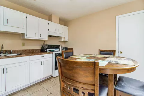Dining - 50 Abbey Rd, Crestview, FL 32539 photo 4 of 5