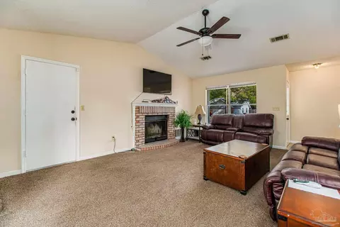 Living - 50 Abbey Rd, Crestview, FL 32539 photo 2 of 4