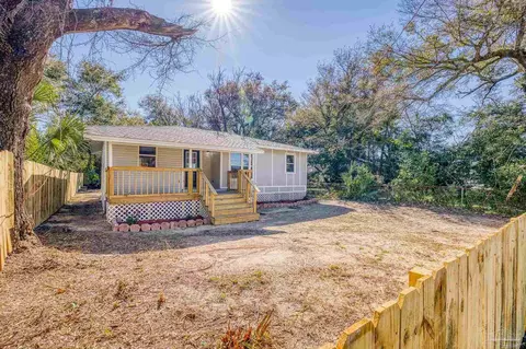 1011 W Hayes St, Pensacola, FL 32501