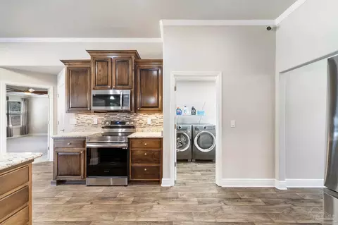 Kitchen - 2674 Grandaddy Ln, Jay, FL 32565 photo 2 of 4