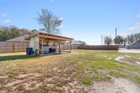 Exterior - 2674 Grandaddy Ln, Jay, FL 32565 photo 4 of 9
