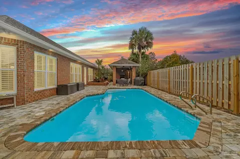 1179 Jaguar Cir, Gulf Breeze, FL 32563