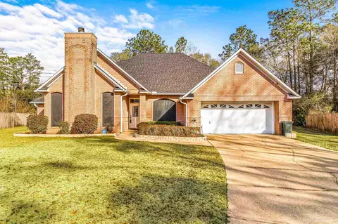 2701 Woodbreeze Dr, Cantonment, FL 32533