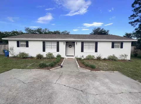 129 Shirley Dr, Gulf Breeze, FL 32561