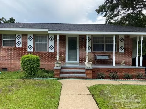 8700 Redwing Dr, Pensacola, FL 32534