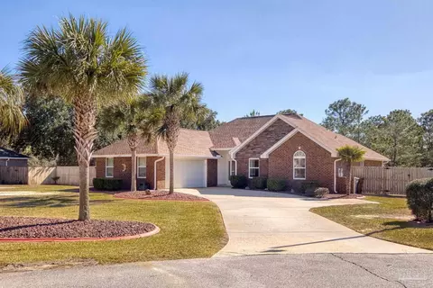6823 Dona Dr, Navarre, FL 32566