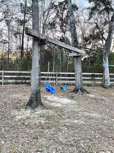 Exterior - 3133 Stefani Rd, Cantonment, FL 32533 photo 4 of 5