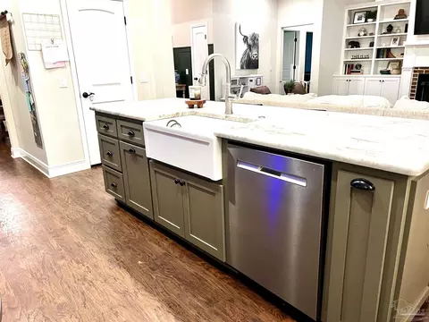 Kitchen - 3133 Stefani Rd, Cantonment, FL 32533 photo 6 of 7