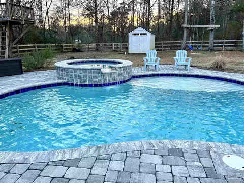 Exterior - 3133 Stefani Rd, Cantonment, FL 32533 photo 3 of 5