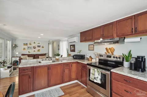 463 Mapleleaf Cir, Pensacola, FL 32514