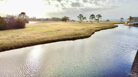 1132 Lionsgate Ln, Gulf Breeze, FL 32563