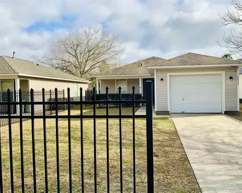 2033 Marquesas Ln, Pensacola, FL 32506