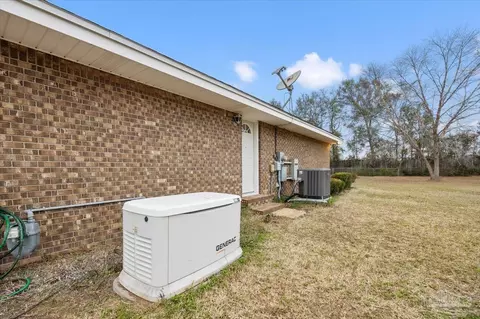 Exterior - 4962 Skipper Ln, Pace, FL 32571 photo 8 of 10
