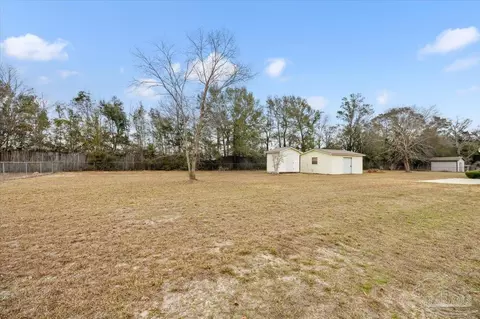 Exterior - 4962 Skipper Ln, Pace, FL 32571 photo 6 of 10