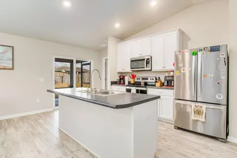 Kitchen - 4694 Determination Ct, Milton, FL 32570 photo 4 of 5