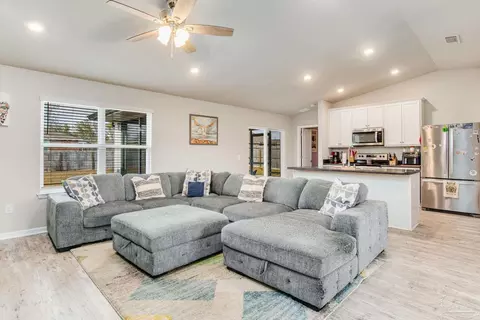 Living - 4694 Determination Ct, Milton, FL 32570 photo 2 of 3
