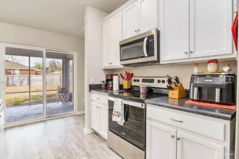 Kitchen - 4694 Determination Ct, Milton, FL 32570 photo 2 of 5