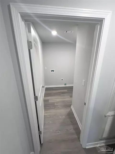Entry Way - 9562 Permenter Rd, Milton, FL 32583 photo 1 of 1