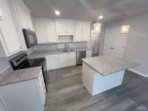 Kitchen - 9562 Permenter Rd, Milton, FL 32583 photo 1 of 3