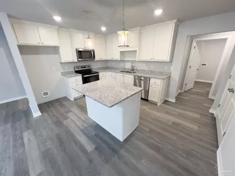 Kitchen - 9562 Permenter Rd, Milton, FL 32583 photo 3 of 3