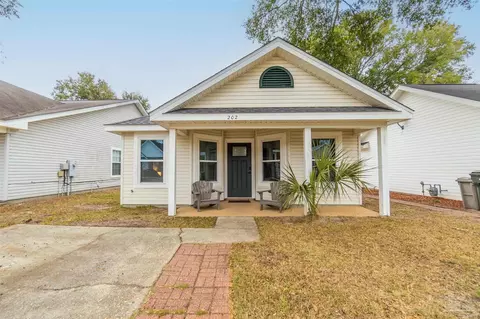 202 Wildflower Ln, Pensacola, FL 32514