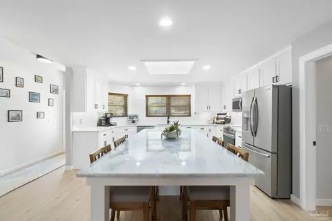 Kitchen - 2016 Winners Cir, Cantonment, FL 32533 photo 2 of 4