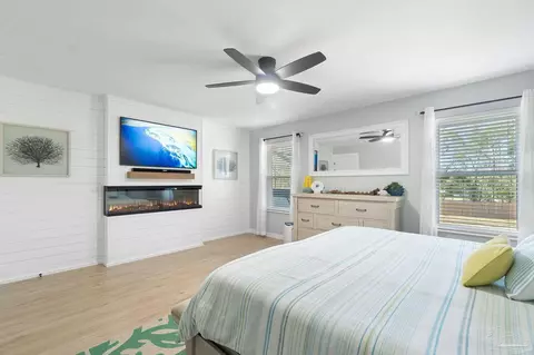 Bedroom - 2016 Winners Cir, Cantonment, FL 32533 photo 1 of 5