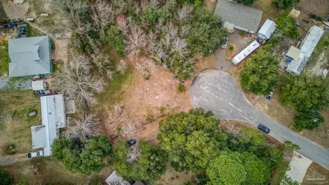 5609 Monument Ct, Gulf Breeze, FL 32563