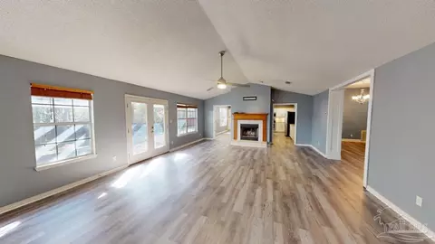 Living - 6002 Ridgeview Dr, Milton, FL 32570 photo 1 of 2