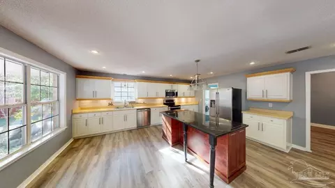 Kitchen - 6002 Ridgeview Dr, Milton, FL 32570 photo 1 of 2