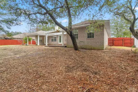 Exterior - 6002 Ridgeview Dr, Milton, FL 32570 photo 9 of 10