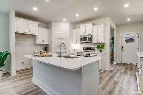 Kitchen - 5376 Cornwall Dr #LOT 72, Milton, FL 32583 photo 5 of 5