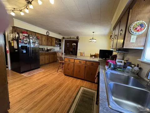 Kitchen - 2100 Cobbtown Rd, Jay, FL 32565 photo 1 of 3
