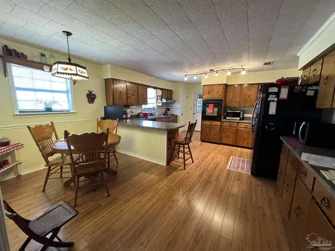 Dining - 2100 Cobbtown Rd, Jay, FL 32565 photo 1 of 3