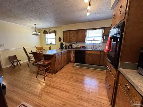 Kitchen - 2100 Cobbtown Rd, Jay, FL 32565 photo 2 of 3