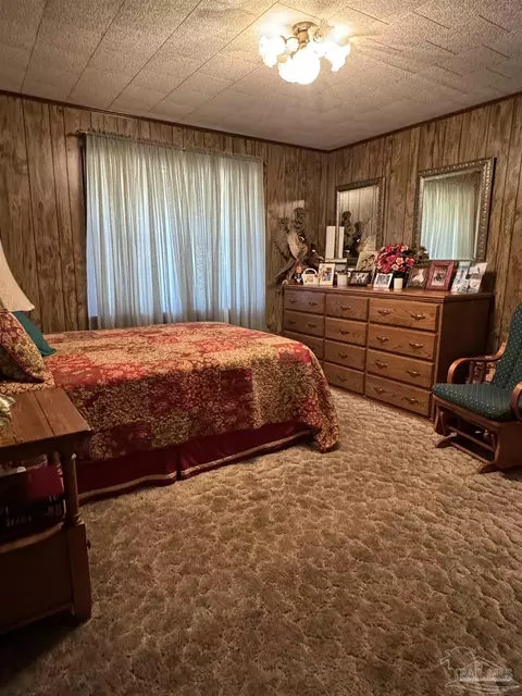 Bedroom - 2100 Cobbtown Rd, Jay, FL 32565 photo 4 of 6