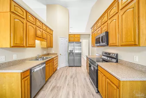 Kitchen - 6724 Joy St, Milton, FL 32583 photo 3 of 5