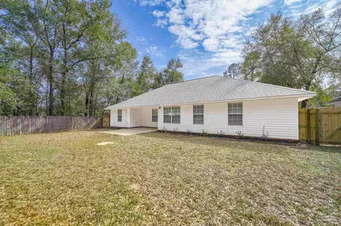 Exterior - 6724 Joy St, Milton, FL 32583 photo 6 of 9