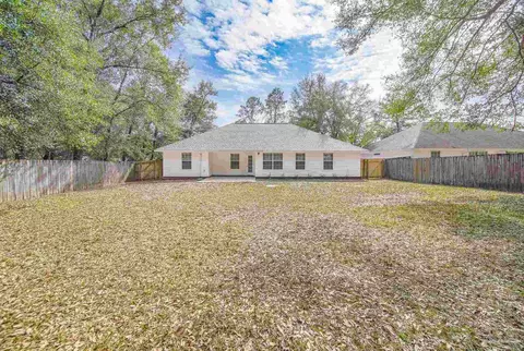 Exterior - 6724 Joy St, Milton, FL 32583 photo 5 of 9