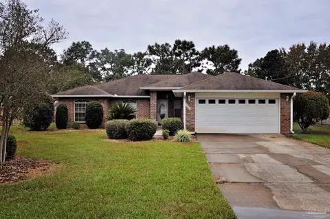 7573 Frankfort St, Navarre, FL 32566
