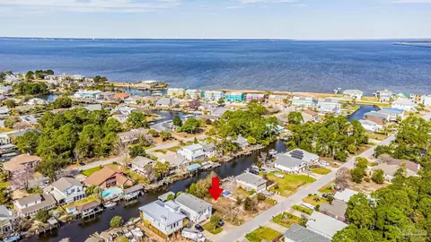 1609 Stanford Rd, Gulf Breeze, FL 32563