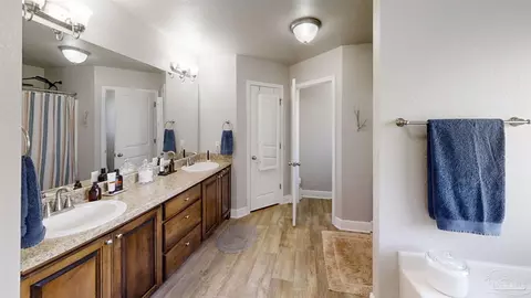 Bath - 2643 Piddlin Ln, Jay, FL 32565 photo 3 of 6
