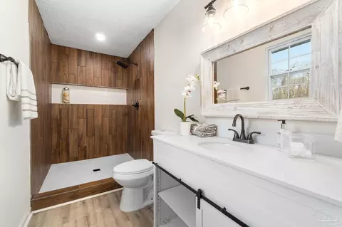 Bath - 3060 Apache Dr, Pace, FL 32571 photo 1 of 4